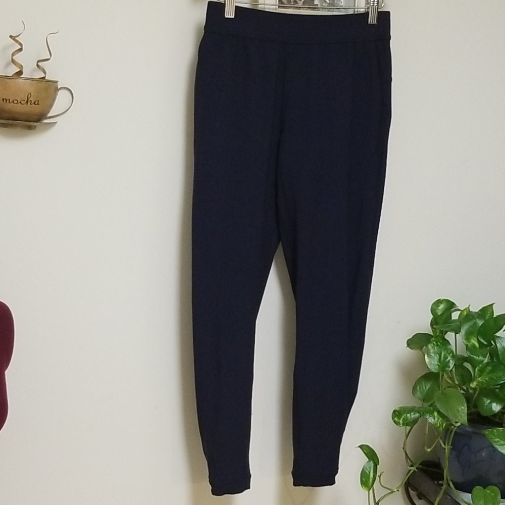 Lululemon Women's leggings Size 4